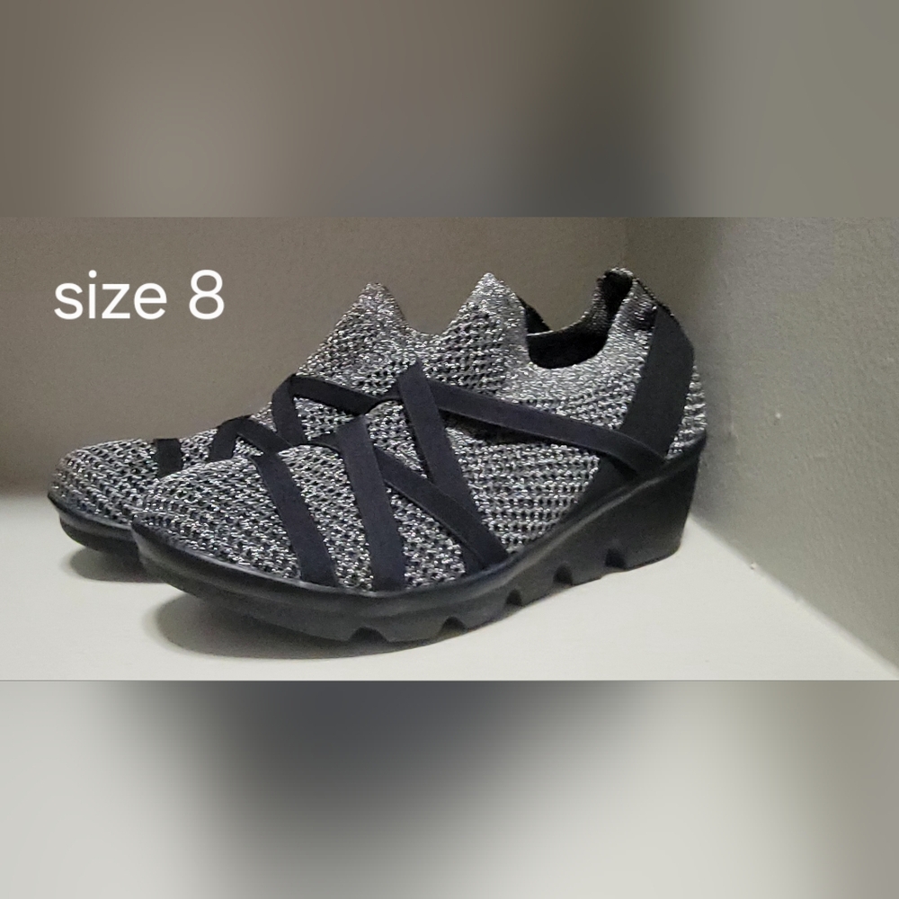 bernie mev. Black and Gray Women's Sneakers